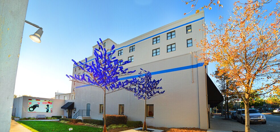 More Photos Of 200 Main St, Gainesville Office For Lease