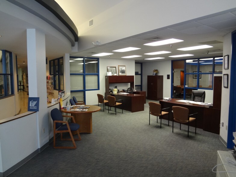 More Photos Of 222 W 6th St, Junction City Office For Sale