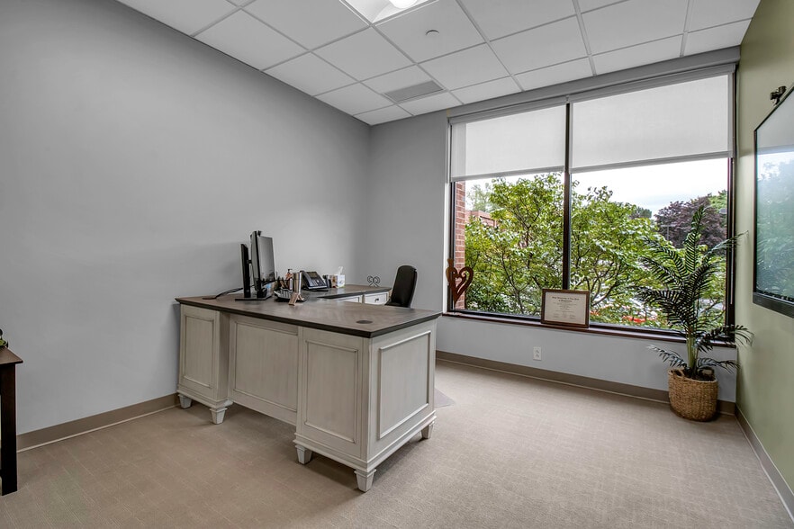 More Photos Of 1250 Pittsford Victor Rd, Pittsford Office For Lease