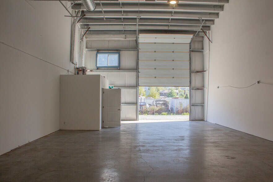 More Photos Of 7341 Industrial Way, Pemberton Distribution For Sale