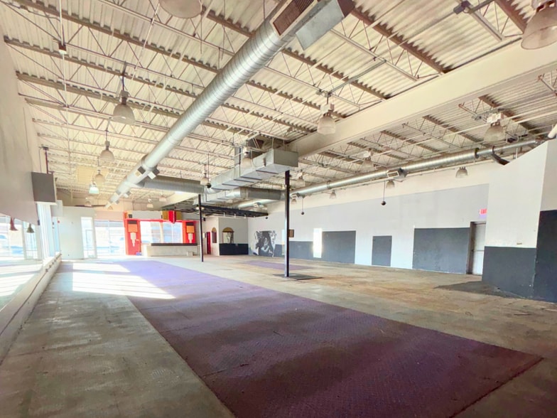 More Photos Of 18230 Grand River Ave, Detroit General Retail For Lease