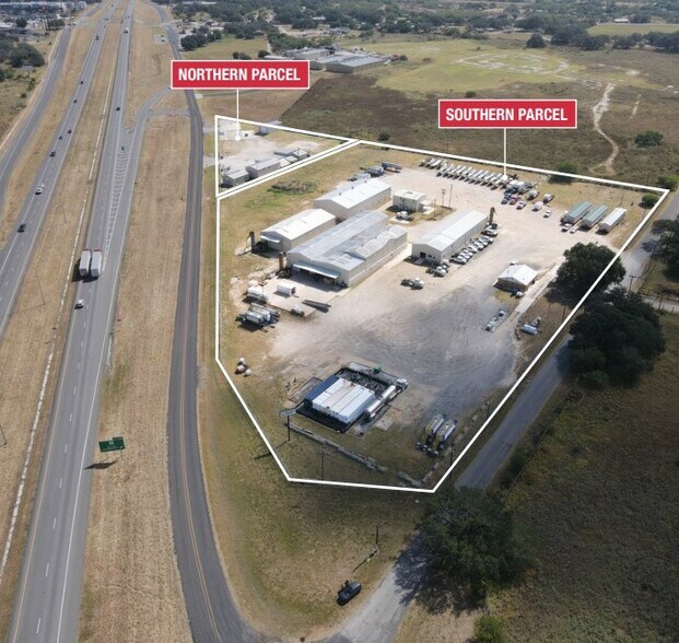 Primary Photo Of 389 Interstate 35 S, Devine Unknown For Lease