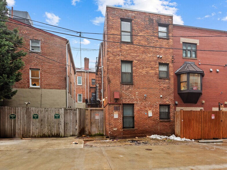 Primary Photo Of 1223 N St NW, Washington Apartments For Sale