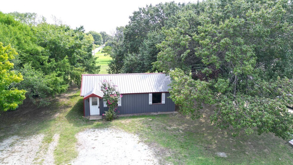 More Photos Of 306 Easton St. St, Allen Office Residential For Sale