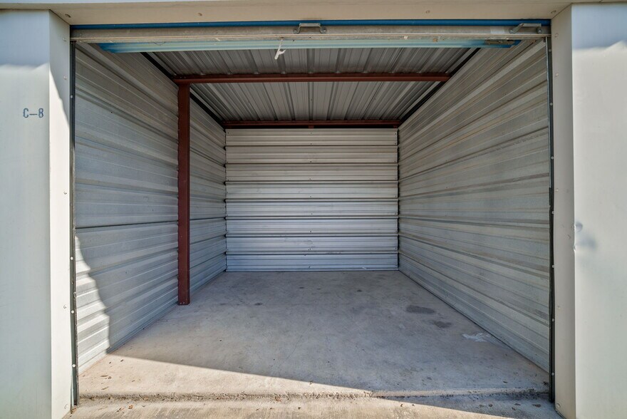 More Photos Of 145 Quail Run, San Marcos Self Storage For Sale