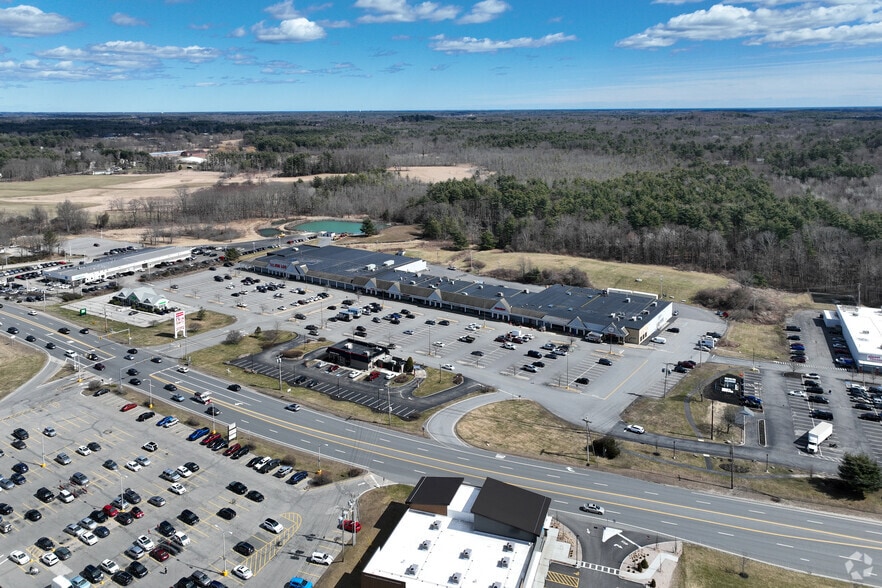 More Photos Of 28 Portsmouth Ave, Stratham Freestanding For Lease