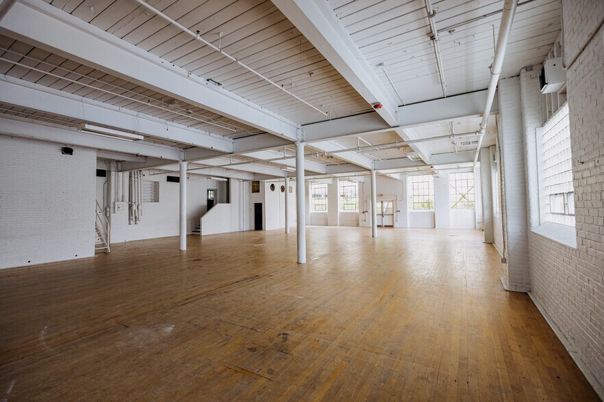 More Photos Of 250 Mill St, Taylors Restaurant For Lease