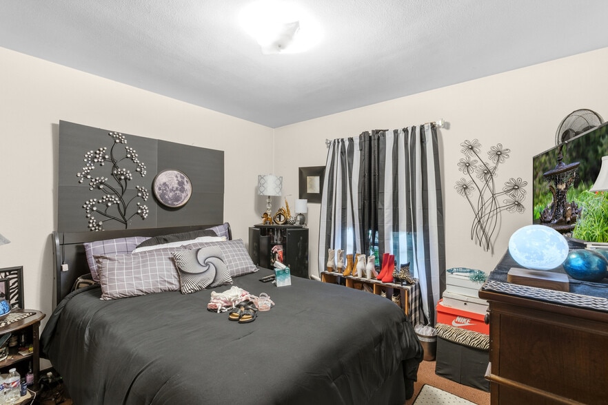 More Photos Of 752 Southview Dr, Anoka Apartments For Sale