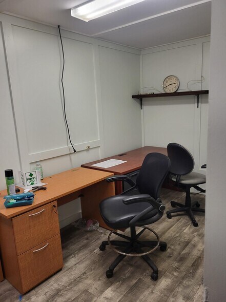 More Photos Of 4780 Crayton Ave, Cleveland Warehouse For Lease