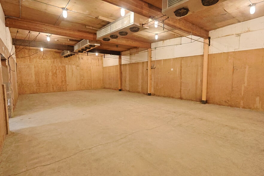 More Photos Of 665 Hemlock Ave, Coos Bay Refrigeration Cold Storage For Lease