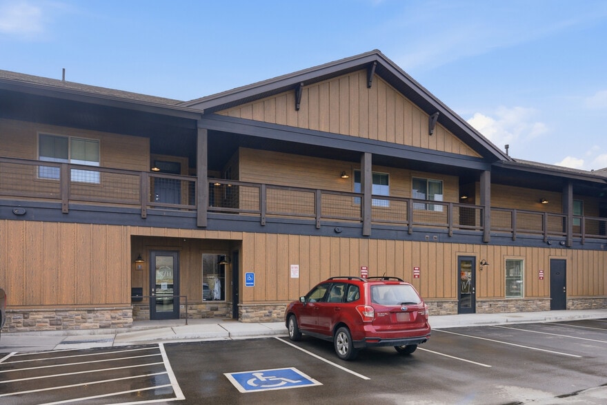 More Photos Of 695 E Main St, Midway Storefront Retail Office For Lease