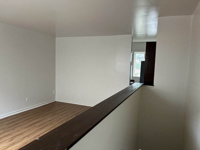 More Photos Of 1766 W Granville Ave, Chicago Apartments For Sale