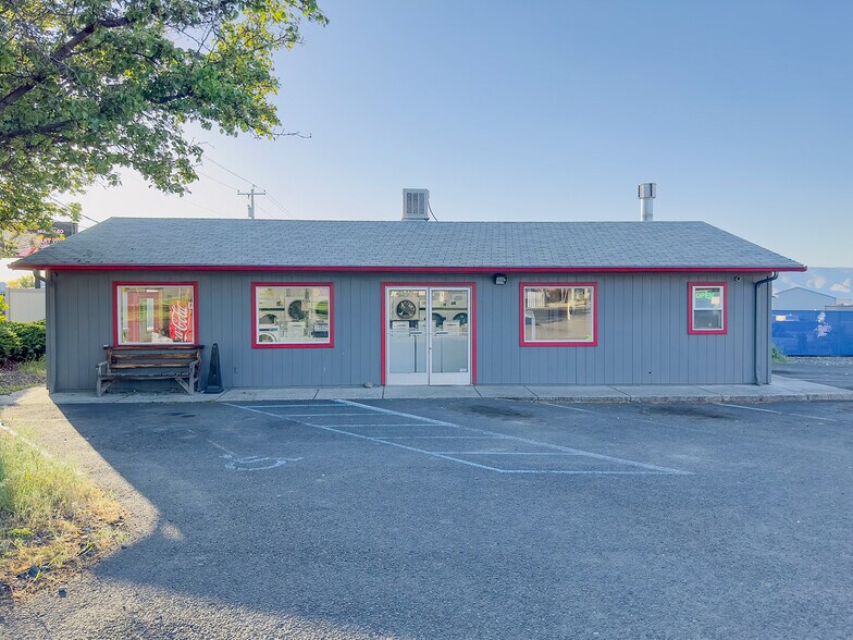 More Photos Of 1027 Linden Ave, Lewiston Carwash For Sale