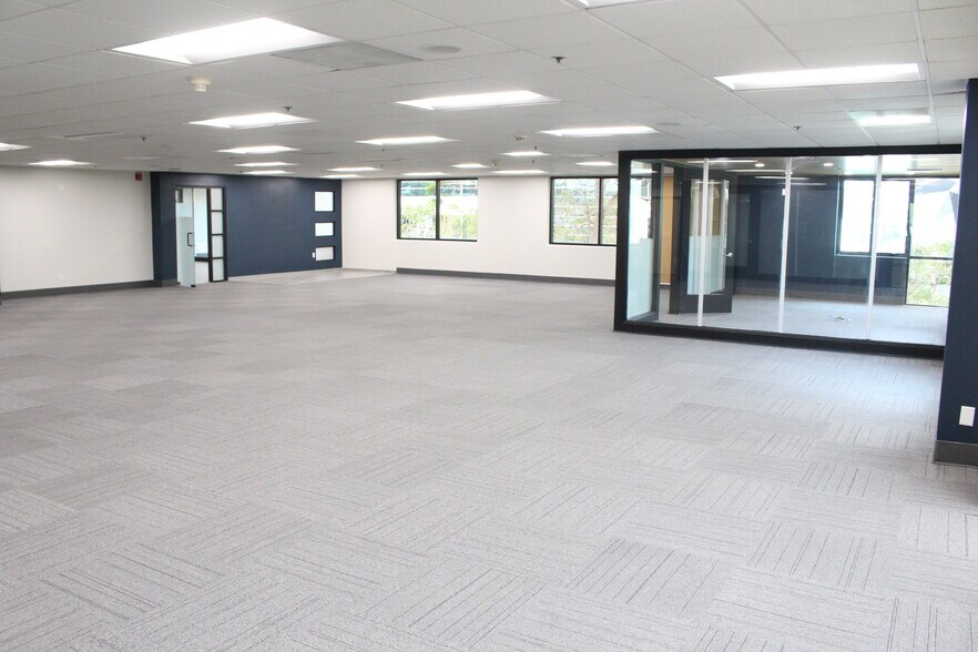 More Photos Of 5838 Edison Pl, Carlsbad Office For Sale