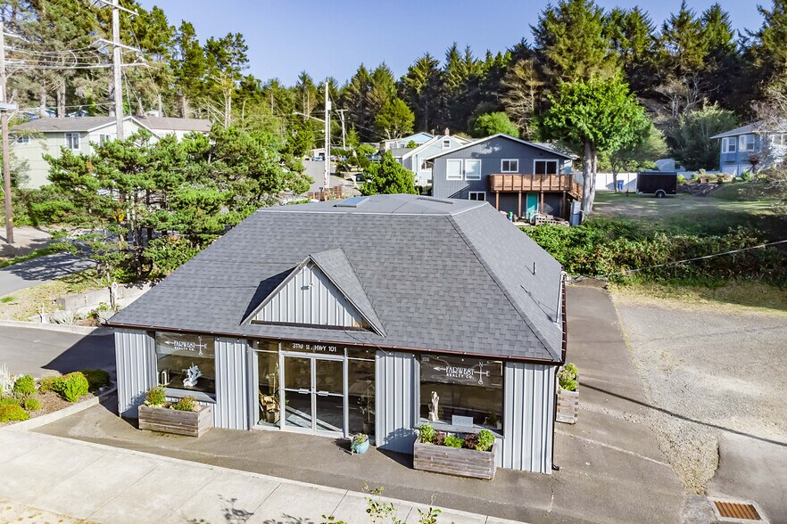 More Photos Of 3110 SE Highway 101, Lincoln City Storefront For Sale
