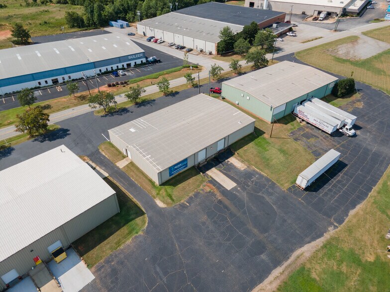 More Photos Of 107 Hurricane Creek Dr, Piedmont Warehouse For Lease