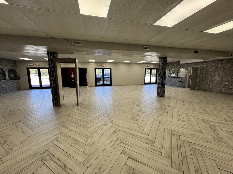 More Photos Of 10408 State Highway 64 E, Tyler Theater Concert Hall For Sale