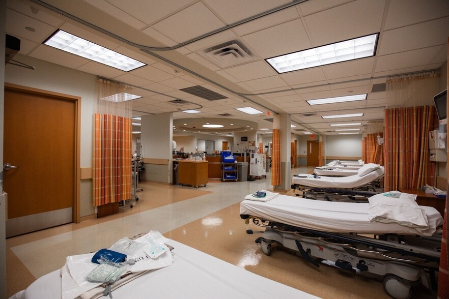 More Photos Of 6240 Rashelle Dr, Flint Medical For Sale