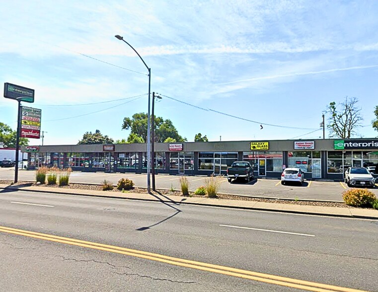 More Photos Of 1426-1528 E Francis St, Spokane Freestanding For Lease