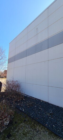 More Photos Of 2400 Pilot Knob Rd, Mendota Heights Light Manufacturing For Lease