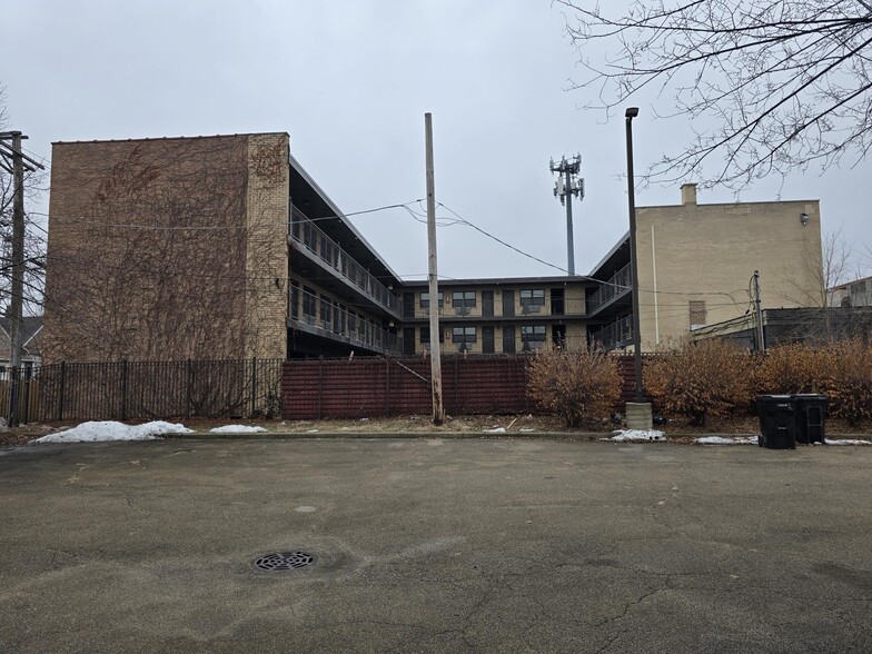 More Photos Of 7621 S Cottage Grove Ave, Chicago Hotel For Sale