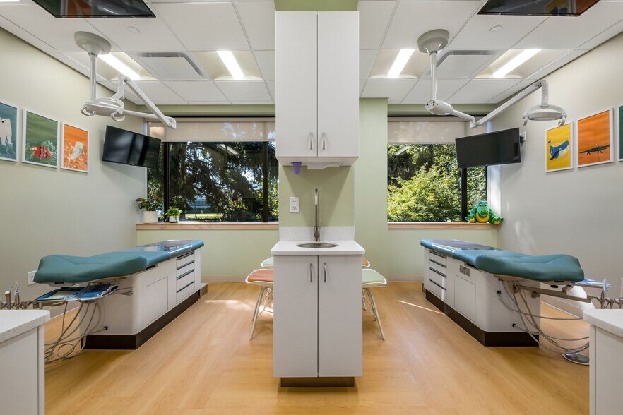 More Photos Of 35 Corporate Dr, Trumbull Medical For Lease