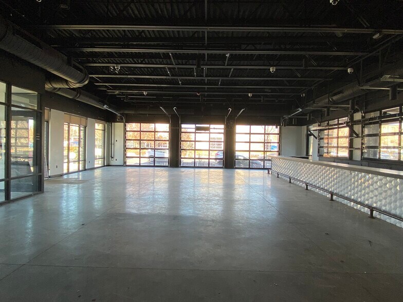 More Photos Of 2120 Ingersoll Ave, Des Moines Restaurant For Sale