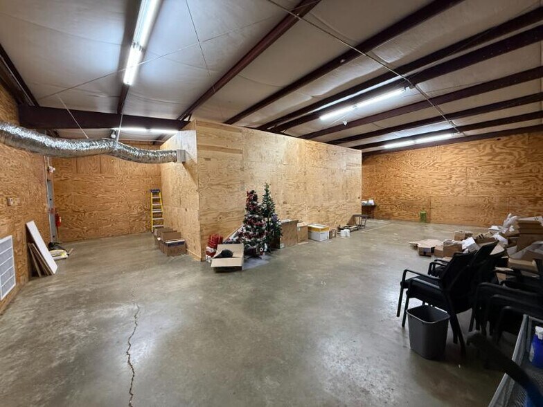 More Photos Of 794 E Main St, Tupelo Showroom For Sale