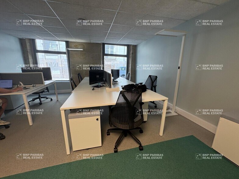 More Photos Of , Nantes Office For Sale