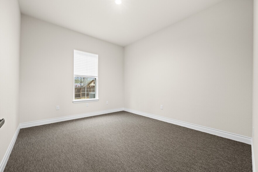 More Photos Of 19151 Oak Canyon Dr, Conroe Coworking Space