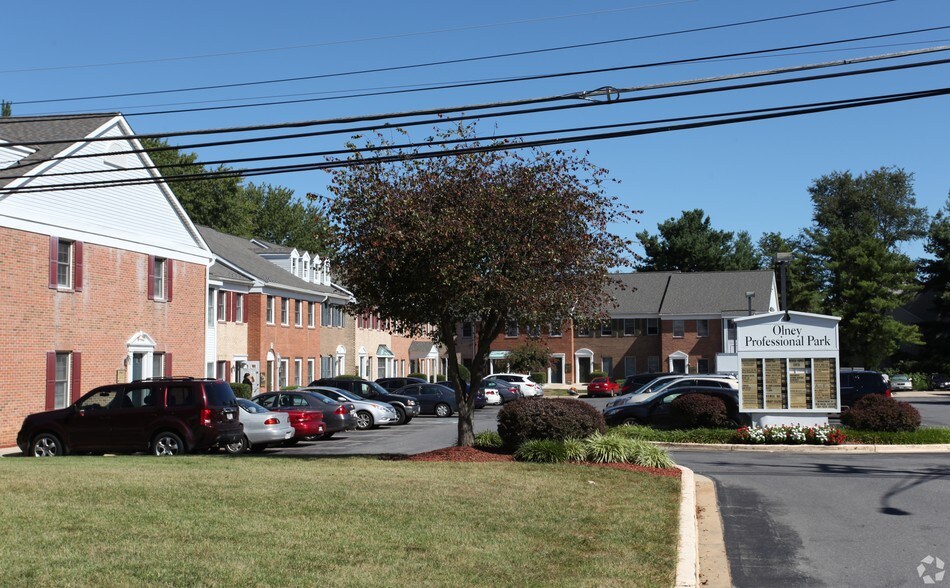 More Photos Of 2923-2939 Olney Sandy Spring Rd, Olney Office For Lease