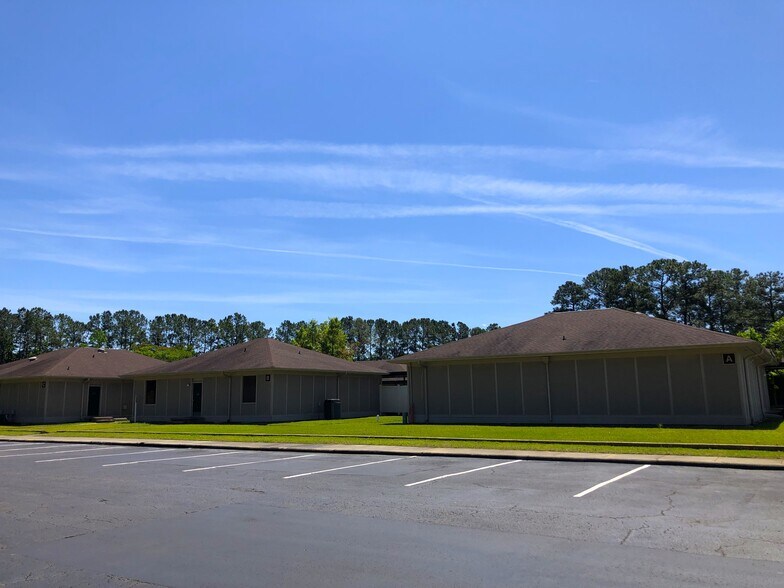 More Photos Of 200 Doctors Dr, Jacksonville Office For Sale