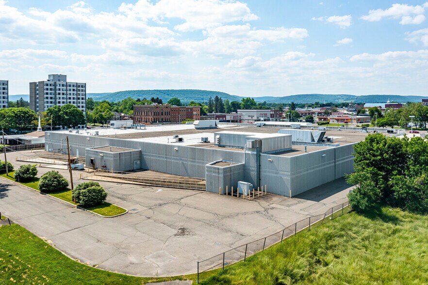 More Photos Of 299 S Main St, Elmira Freestanding For Lease