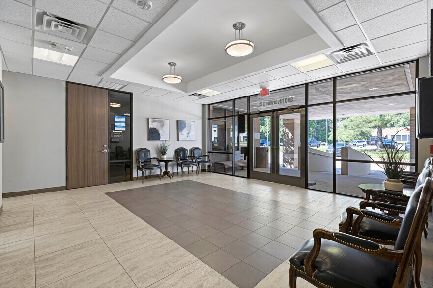 More Photos Of 800 Riverwood Ct, Conroe Medical For Sale