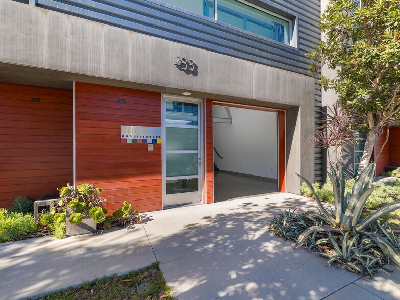 More Photos Of 215-237 California St, El Segundo Loft Creative Space For Lease