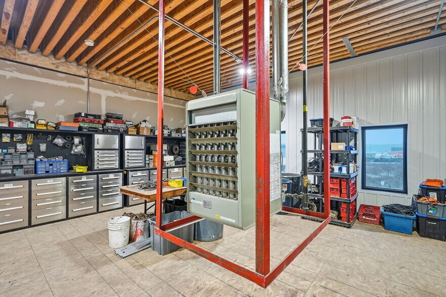 More Photos Of 224 Robot St, Vars Warehouse For Sale