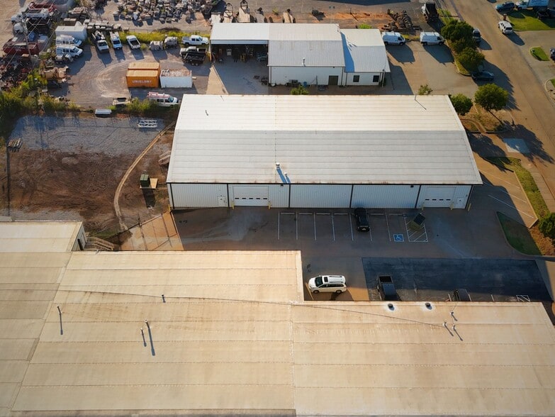 More Photos Of 400 Westland dr, Edmond Manufacturing For Sale