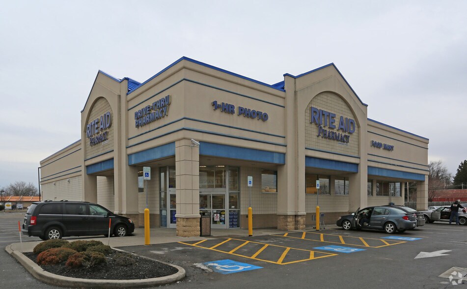 Primary Photo Of 4155 W Main St, Batavia Drugstore For Lease