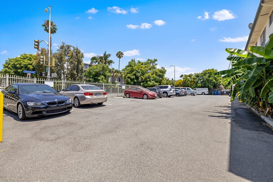 More Photos Of 1254 N Orange Dr, Los Angeles Apartments For Sale