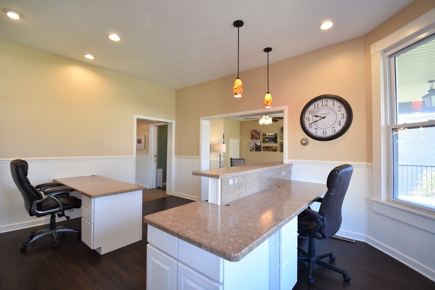 More Photos Of 281 Main St, Greenville Office For Sale