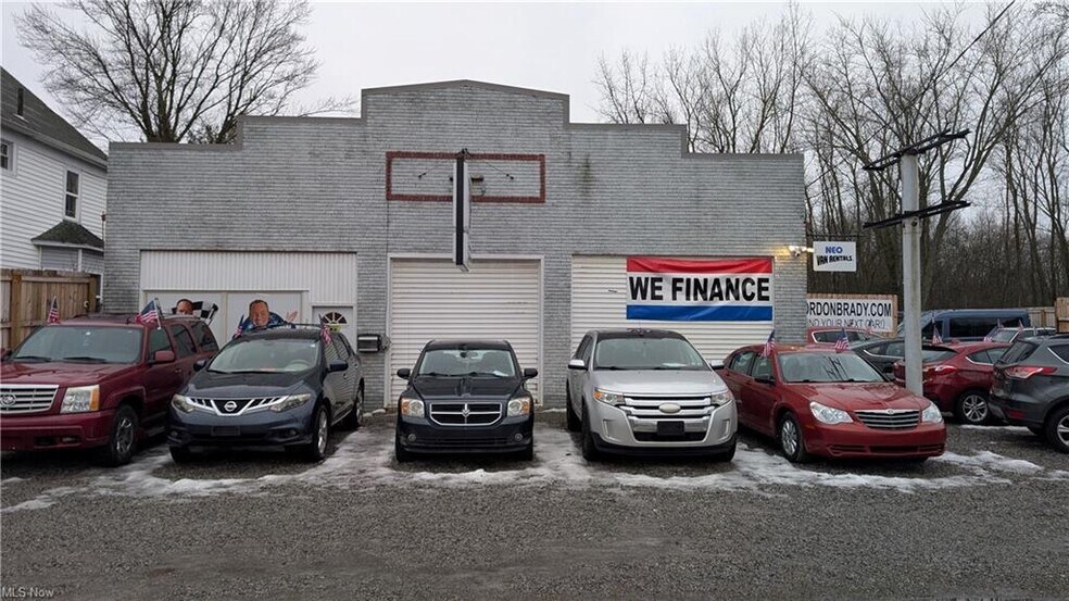 Primary Photo Of 22745 Alliance Sebring Rd, Alliance Light Manufacturing For Sale