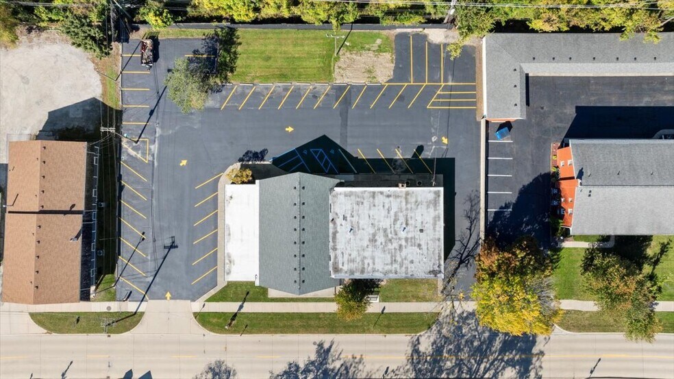 More Photos Of 7560 Macomb St, Grosse Ile Storefront Retail Office For Sale