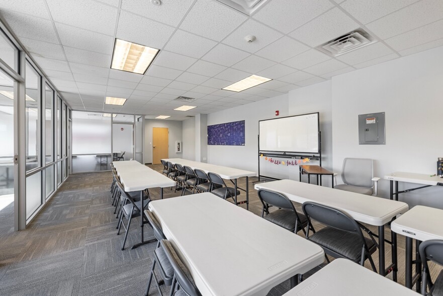 More Photos Of 251-255 Andover St, Peabody Storefront For Lease