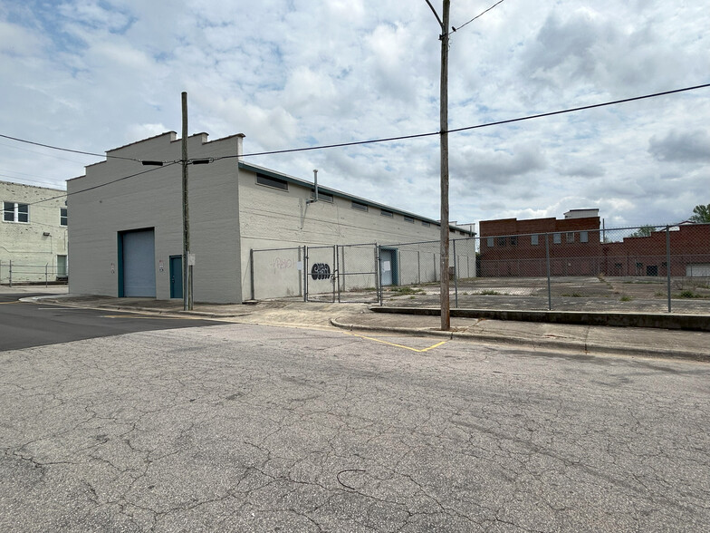 More Photos Of 107 W Horton St, Zebulon Warehouse For Sale