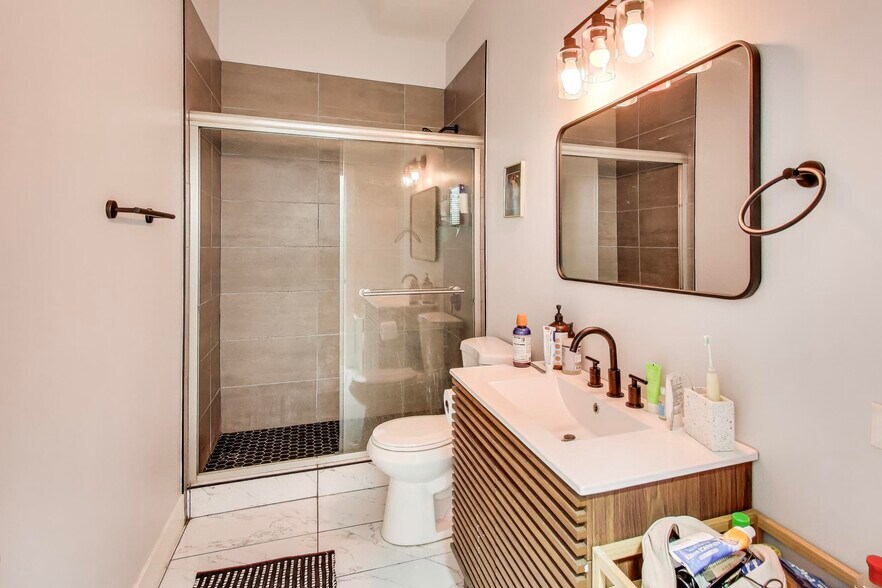 More Photos Of 932 N Richmond St, Chicago Multifamily For Sale