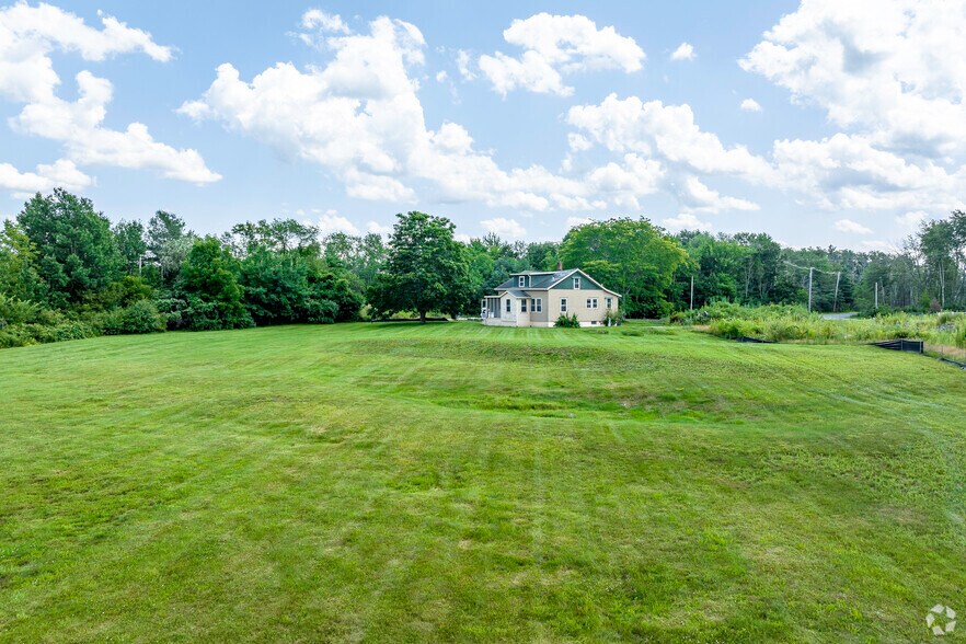 More Photos Of 21 Beaver St, Milford Land For Lease