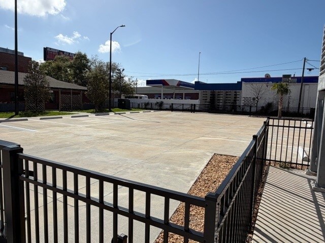 More Photos Of 2132 W Main St, Tampa Office For Sale