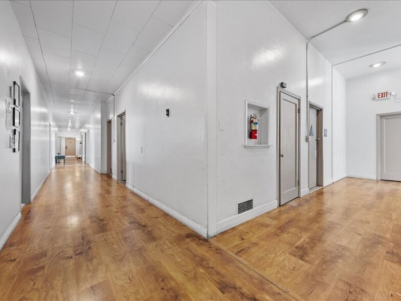 More Photos Of 1612 20th St, Bakersfield Loft Creative Space For Lease
