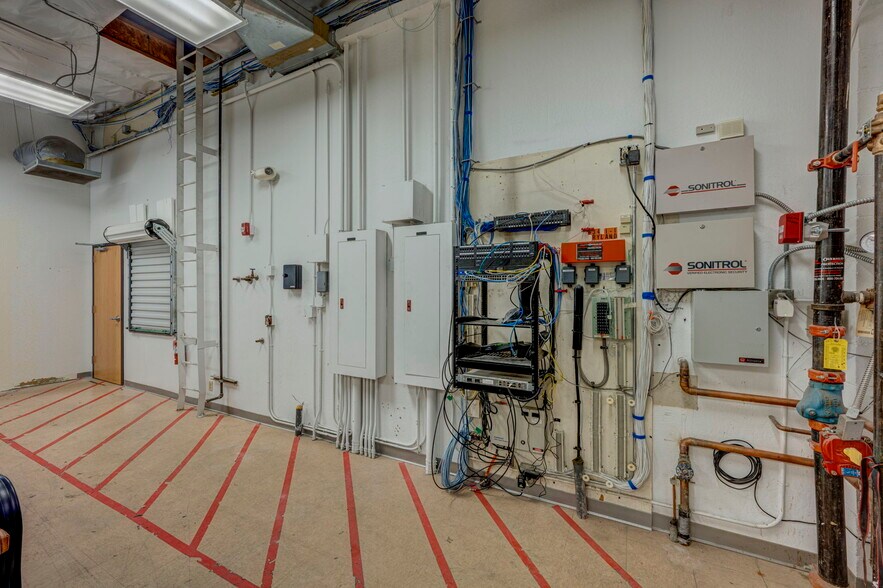 More Photos Of 634 Ryland St, Reno Office For Sale