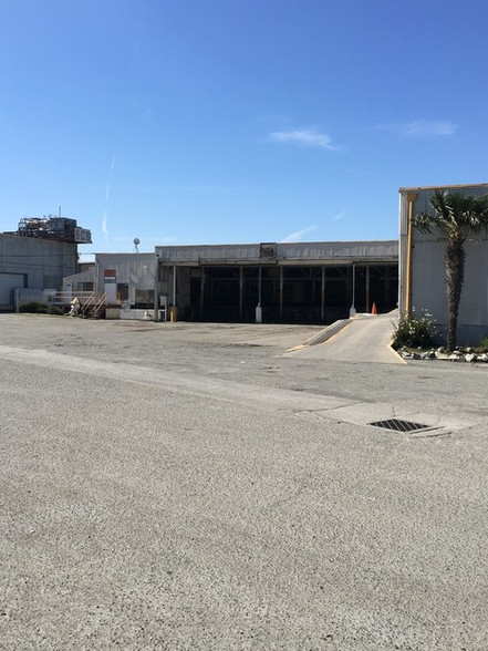 Primary Photo Of 210 Griffin St, Salinas Warehouse For Lease